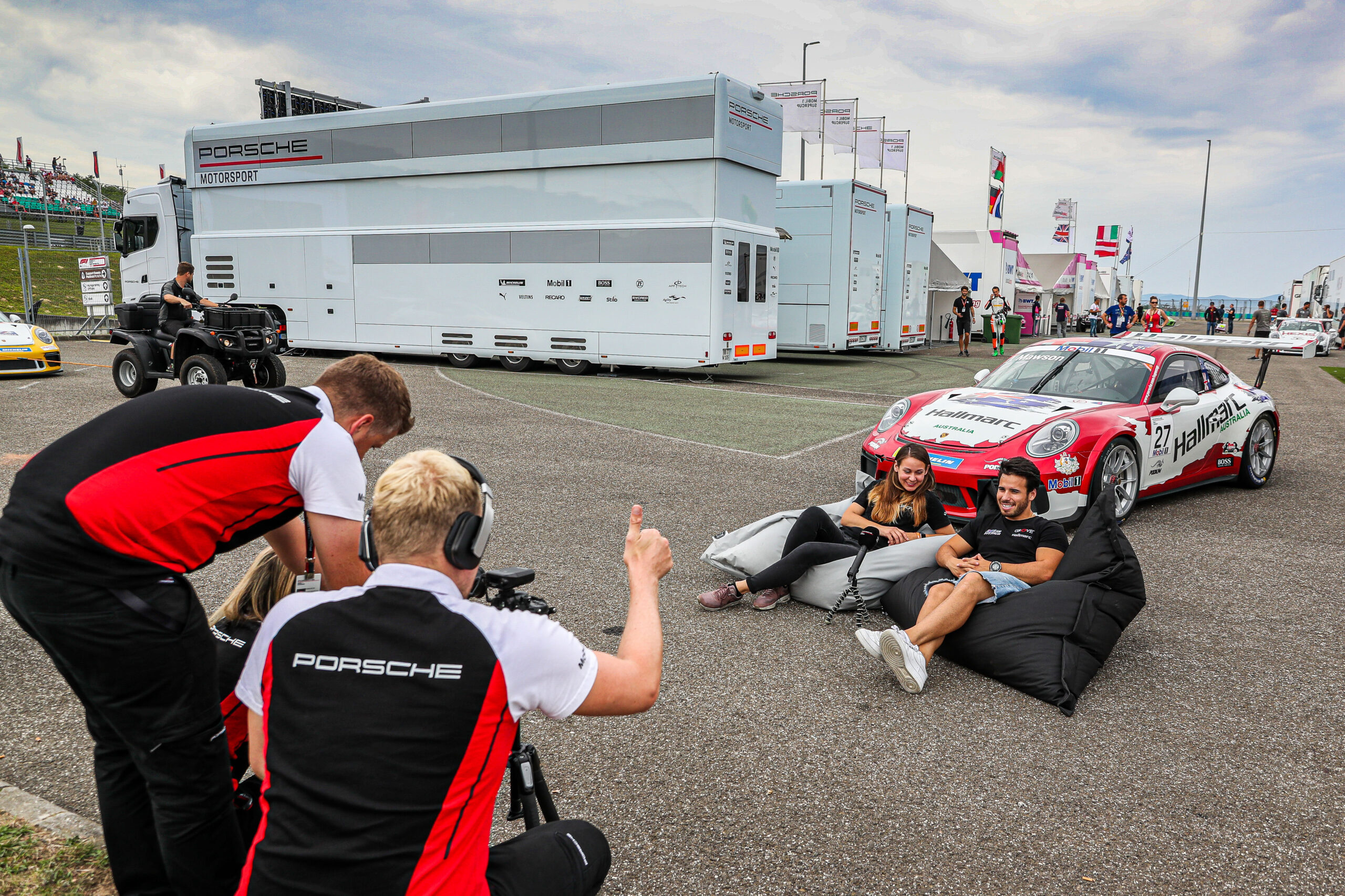 Porsche Mobil 1 Supercup, Budapest 2019 Porsche Mobil 1 Supercup, Budapest 2019
Dokumentation
Fahrerlager
#27 Joey Mawson (AUS, Team Australia)